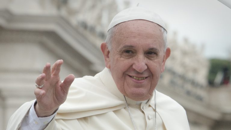 Papst Franziskus Vermögen: Wie reich ist das Oberhaupt der katholischen Kirche? Papst Franziskus Vermögen: Wie reich ist das Oberhaupt der katholischen Kirche?
