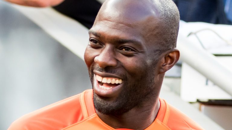Hans Sarpei Vermögen: Wie reich ist der Fußballspieler? Hans Sarpei Vermögen: Wie reich ist der Fußballspieler?