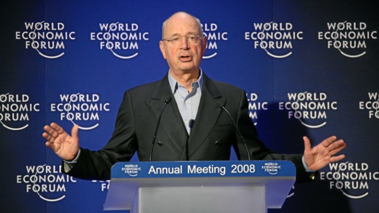 Klaus Schwab Vermögen: So reich ist er