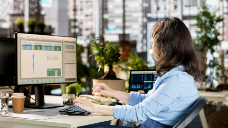Digitale Ordnung im Finanzalltag für Selbstständige und Unternehmer
